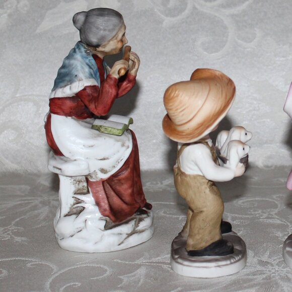 Vintage Bisque Figurine Girl With Kittens - Picture 12 of 12